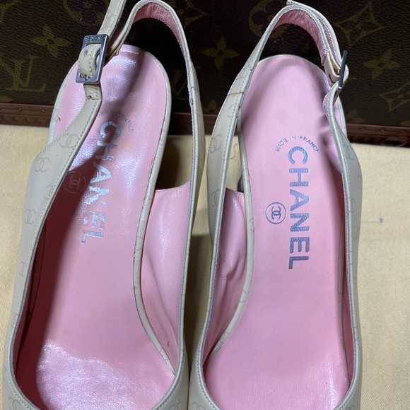 Chanel shoes with small heel - Picture 12 of 16